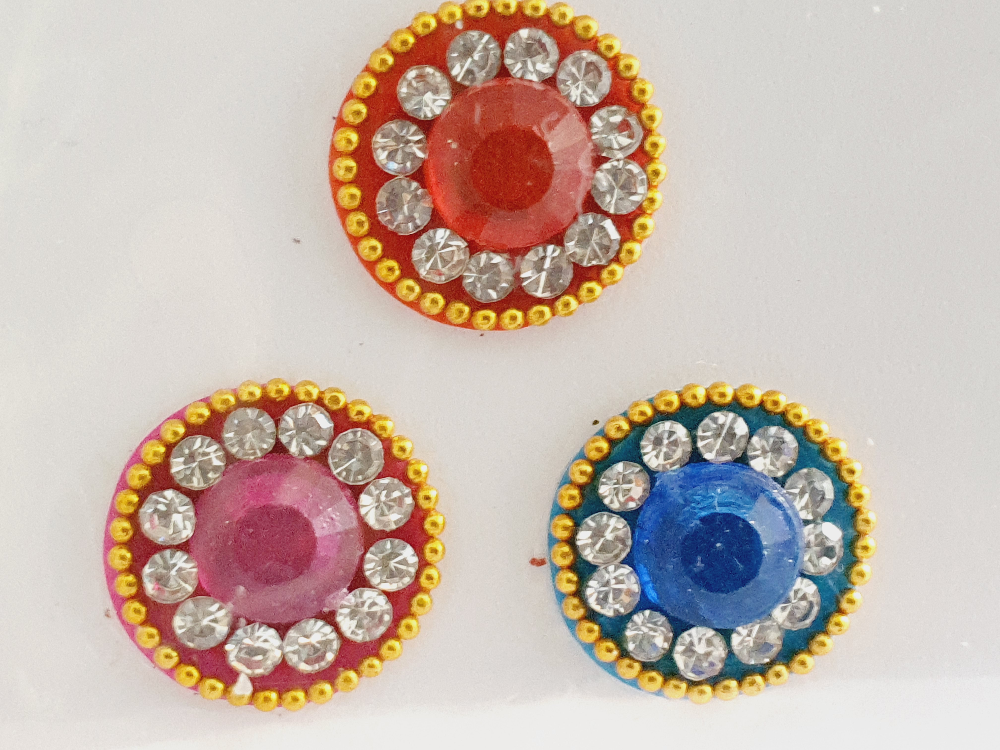 VRC001 Round Coloured Crystal Fancy Bindis