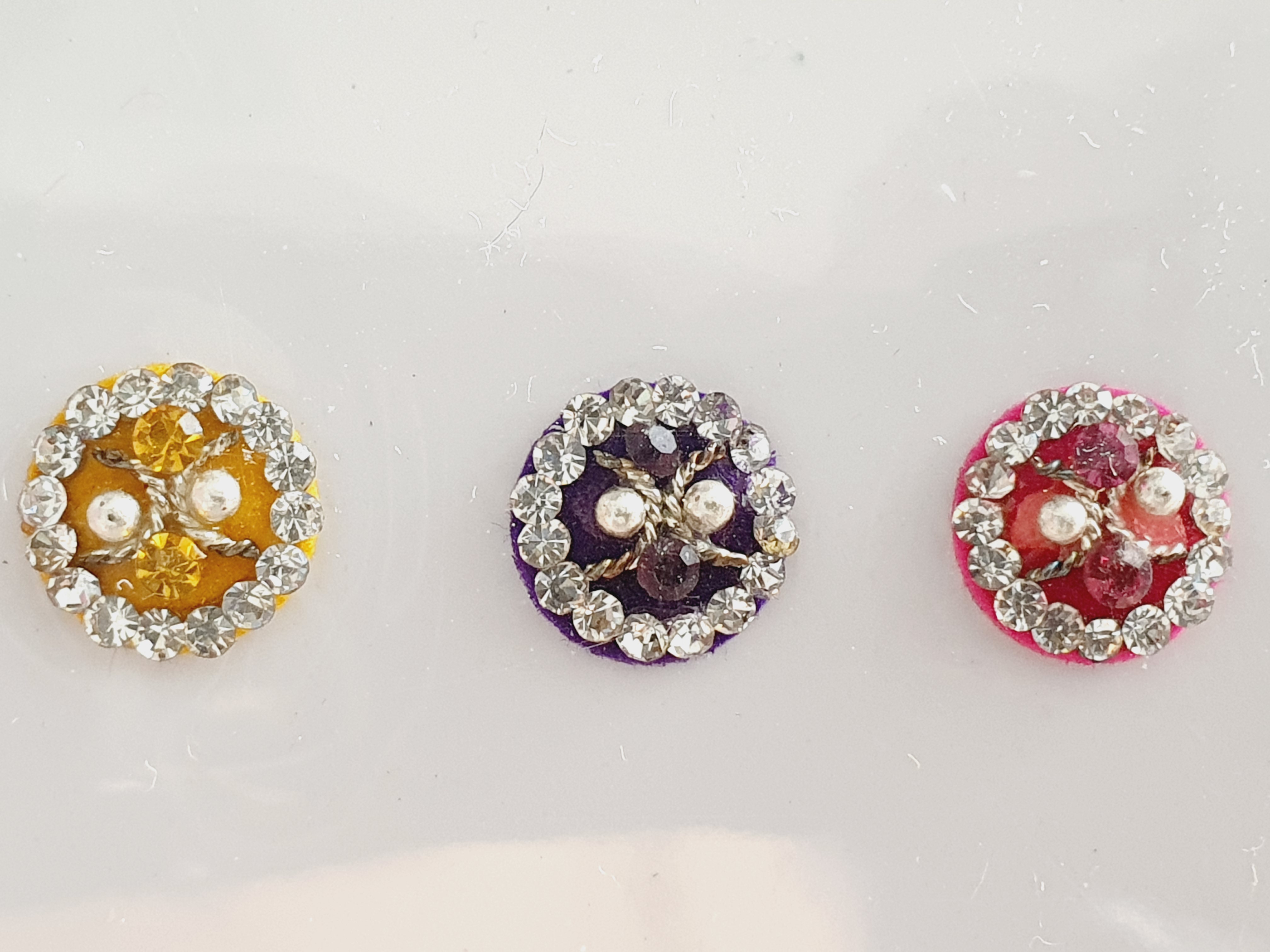 VRC003 Round Coloured Crystal Fancy Bindis   1