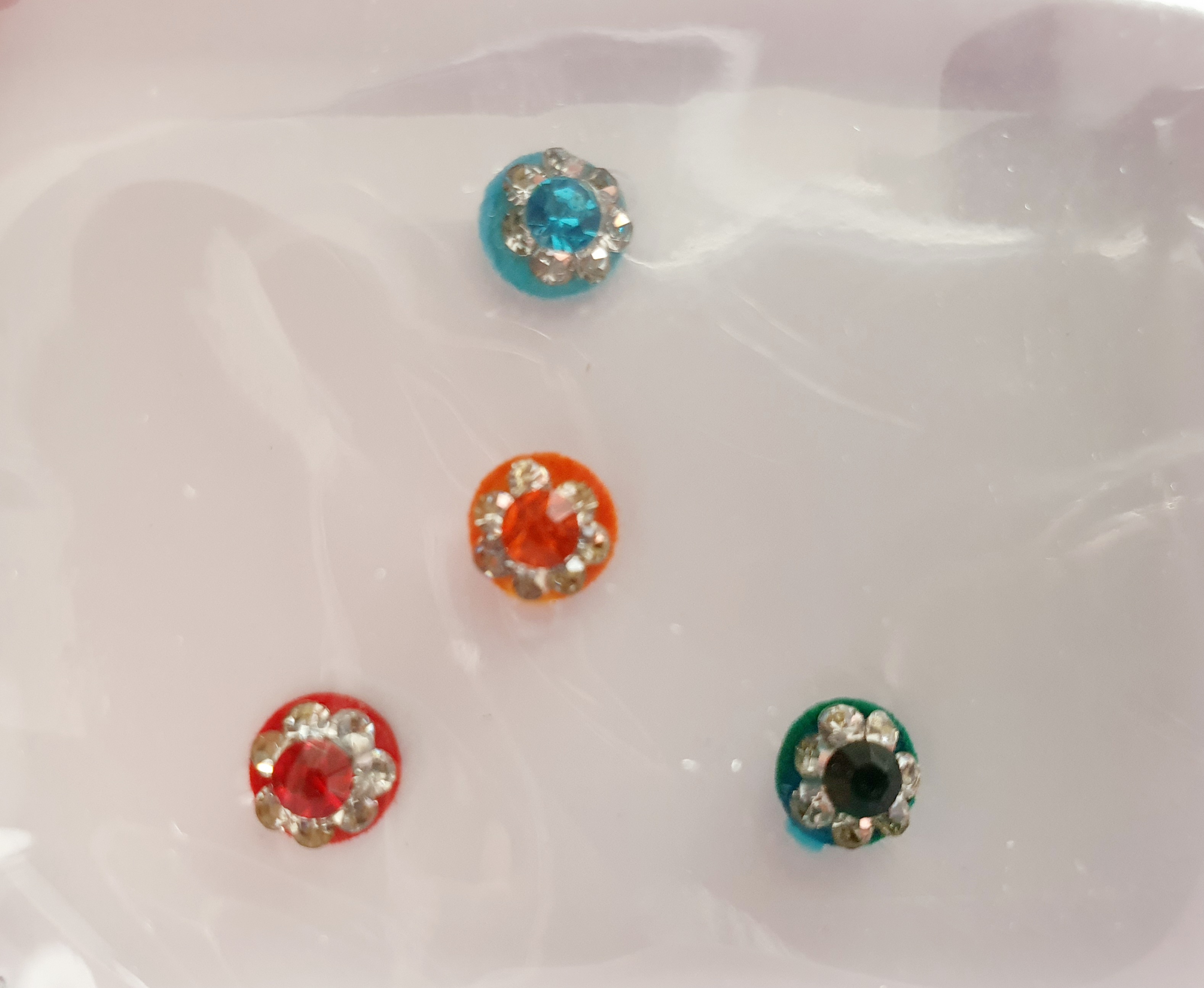 VRC007 Round Coloured Crystal Fancy Bindis   1