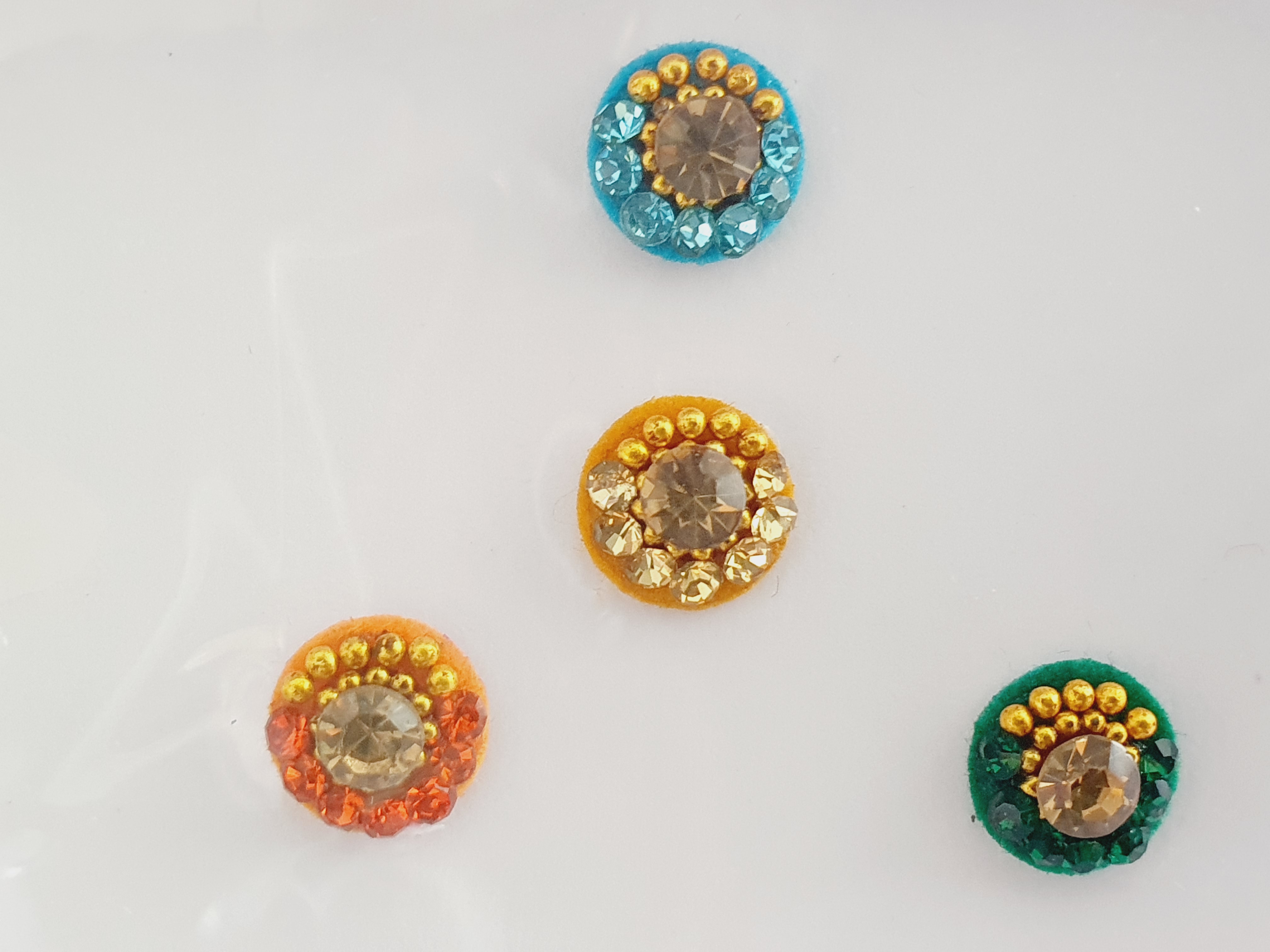 VRC011 Round Coloured Crystal Fancy Bindis