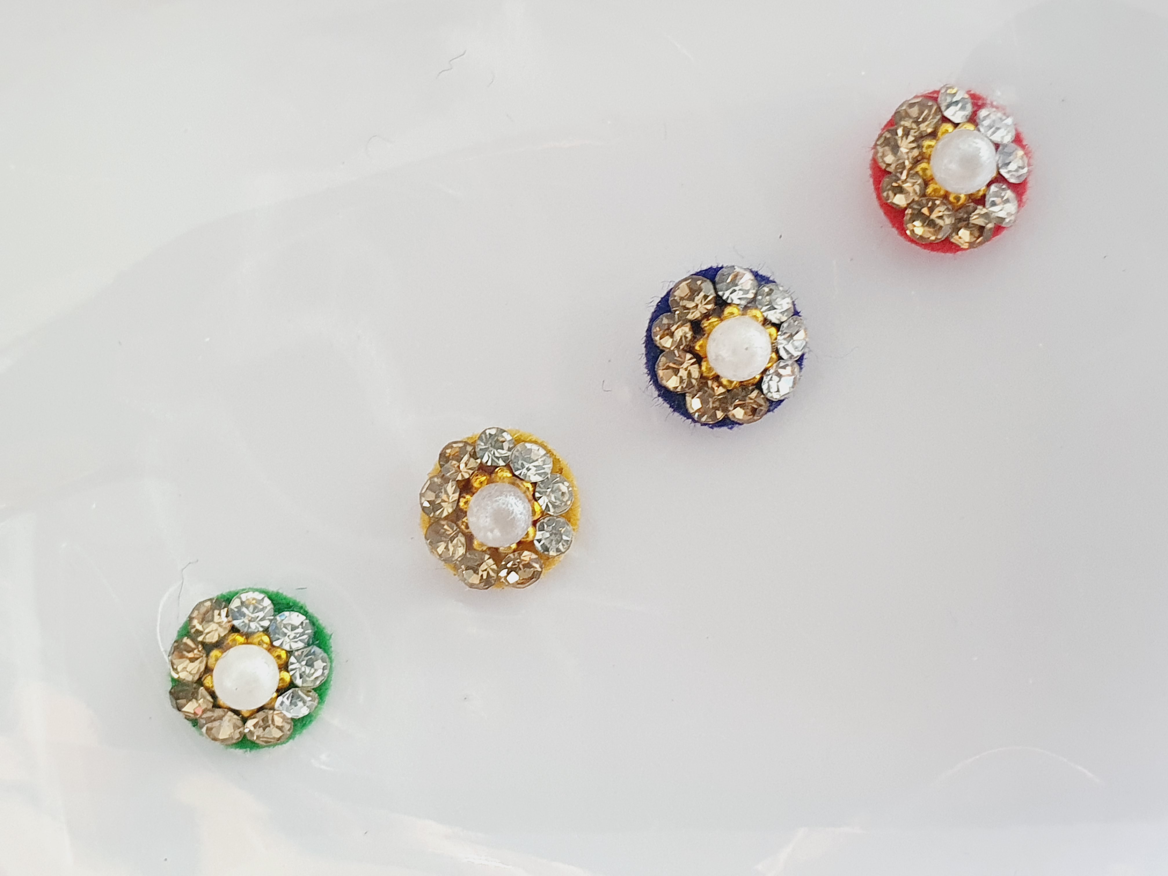 VRC012 Round Coloured Crystal Fancy Bindis