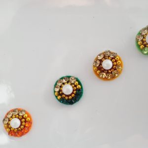 VRC015 Round Coloured Crystal Fancy Bindis   1