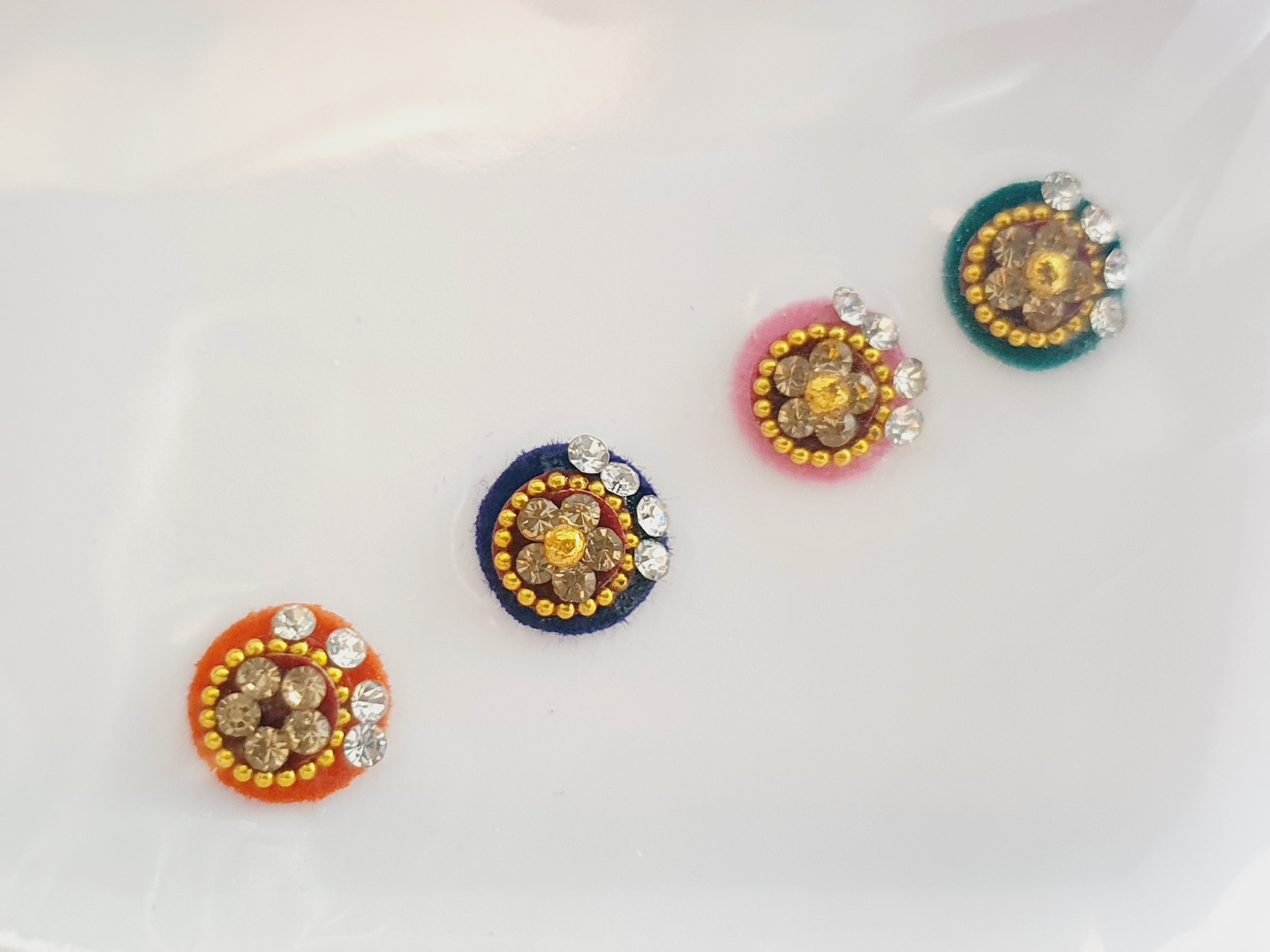 VRC029 Round Coloured Crystal Fancy Bindis