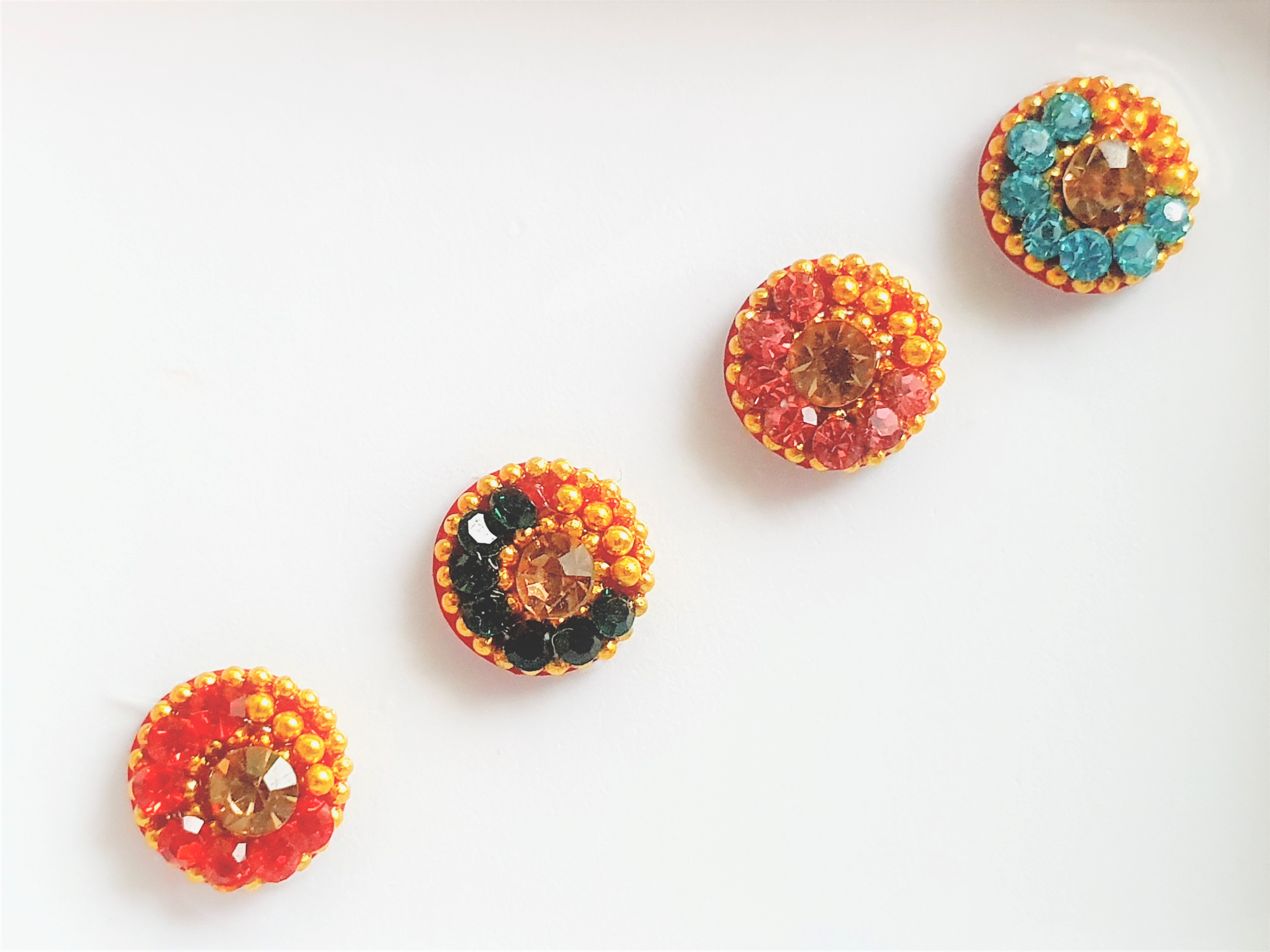 VRC035 Round Coloured Crystal Fancy Bindis