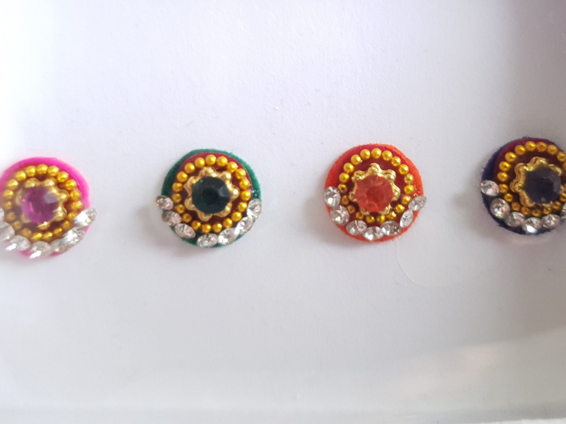 VRC059 Round Coloured Crystal Fancy Bindis
