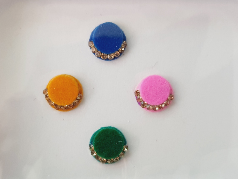 VRC070 Round Coloured Crystal Fancy Bindis