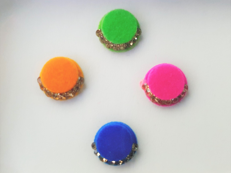 VRC071 Round Coloured Crystal Fancy Bindis 1