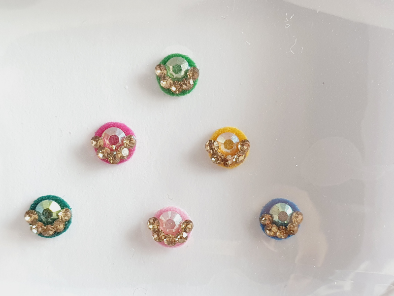 VRC096 Round Coloured Crystal Fancy Bindis