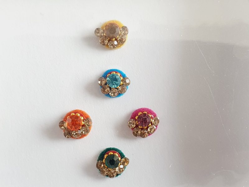 VRC097 Round Coloured Crystal Fancy Bindis