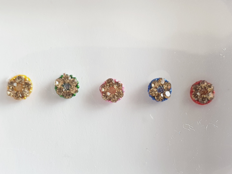 VRC099 Round Coloured Crystal Fancy Bindis