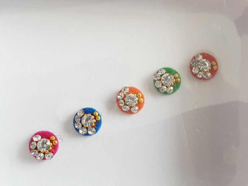 VRC101 Round Coloured Crystal Fancy Bindis