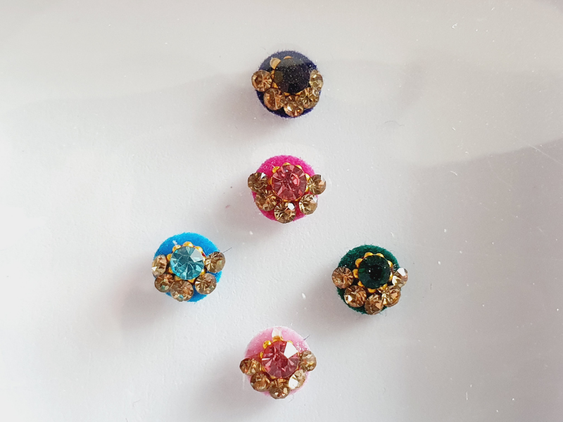 VRC115 Round Coloured Crystal Fancy Bindis