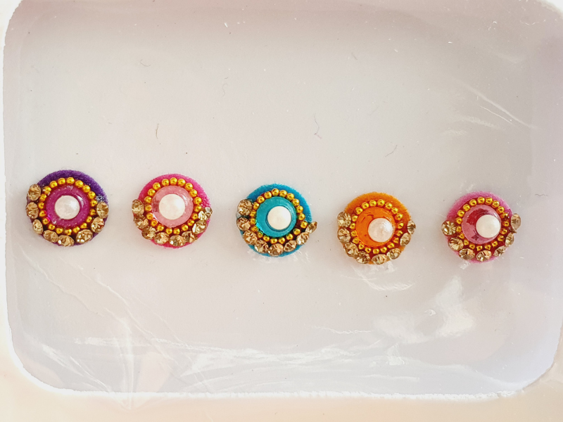VRC127 Round Coloured Crystal Fancy Bindis