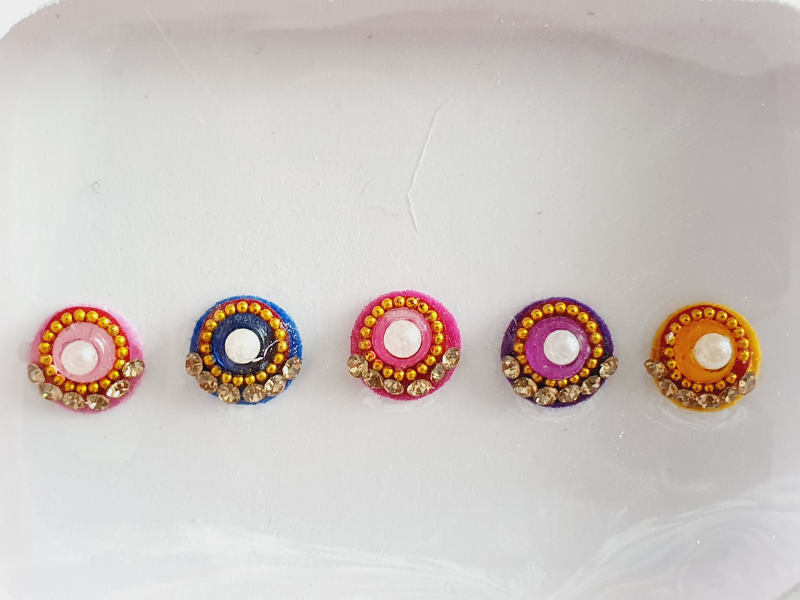 VRC130 Round Coloured Crystal Fancy Bindis