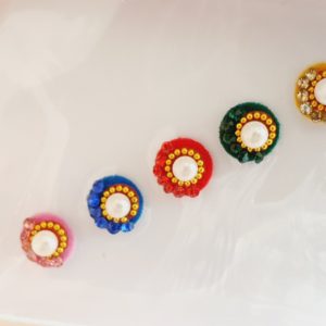 VRC131 Round Coloured Crystal Fancy Bindis   1