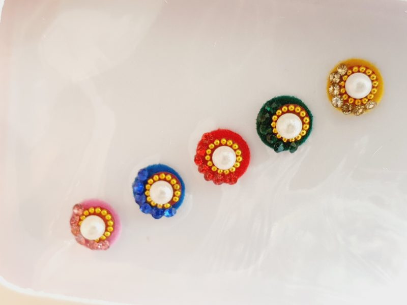VRC131 Round Coloured Crystal Fancy Bindis