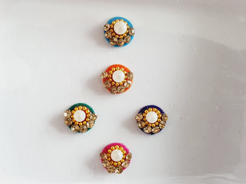 VRC141 Round Coloured Crystal Fancy Bindis