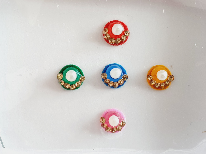VRC145 Round Coloured Crystal Fancy Bindis