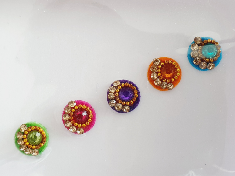 VRC154 Round Coloured Crystal Fancy Bindis