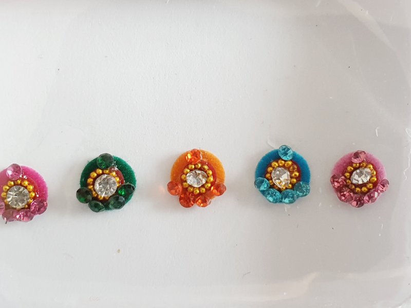 VRC167 Round Coloured Crystal Fancy Bindis